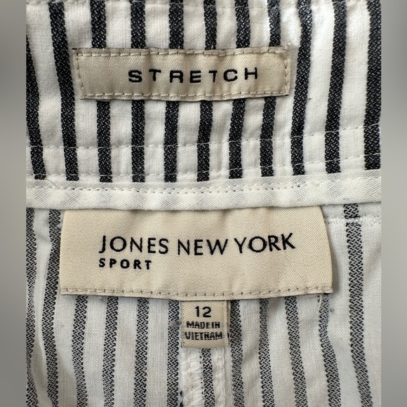 🛍️ stretch Jones New York sport 98 % cotton 2% spandex capri pants. - Picture 10 of 10